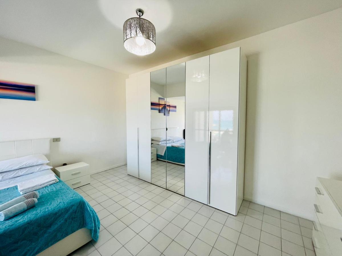 Апартаменты Al Mare Apartament Фано Экстерьер фото